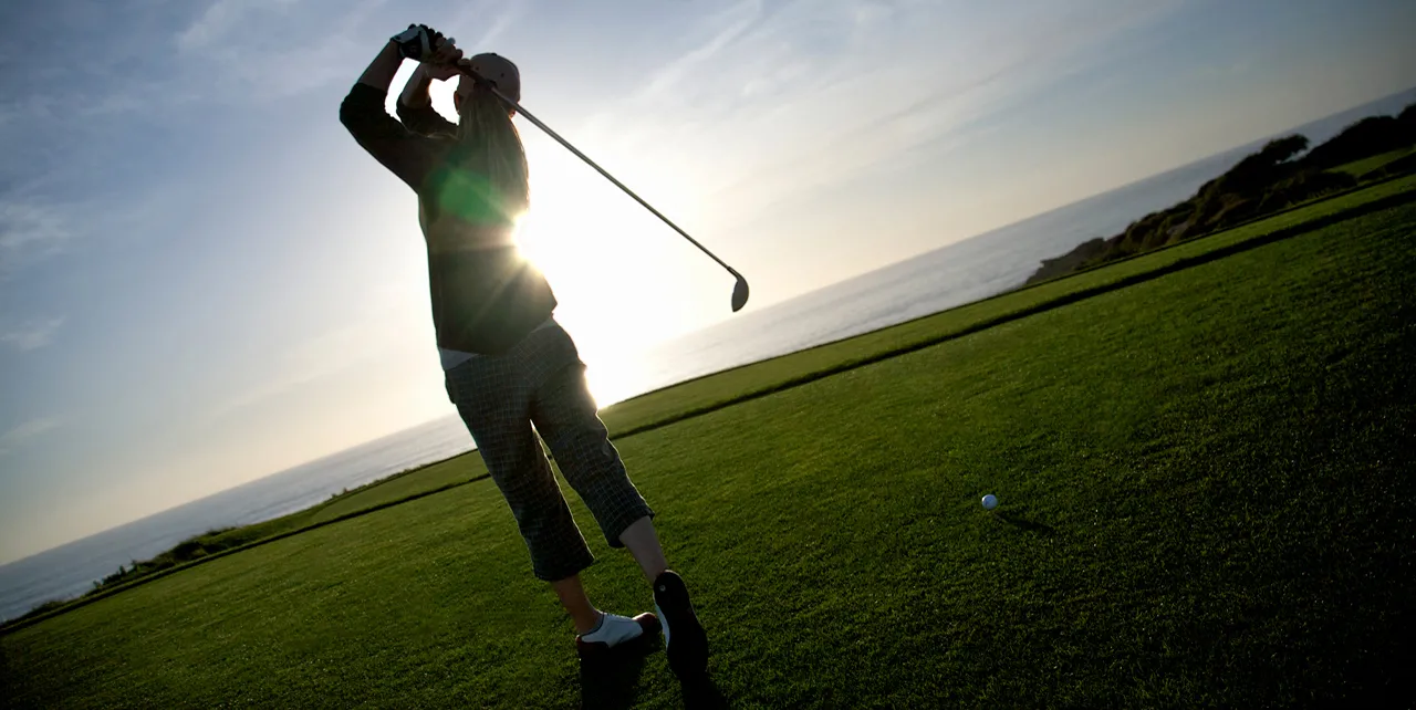 オレンジカウンティでのゴルフ | Visit California