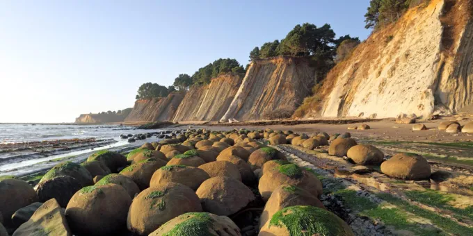 2023 California Visitor's Guide, State Parks, Bowling Ball Beach