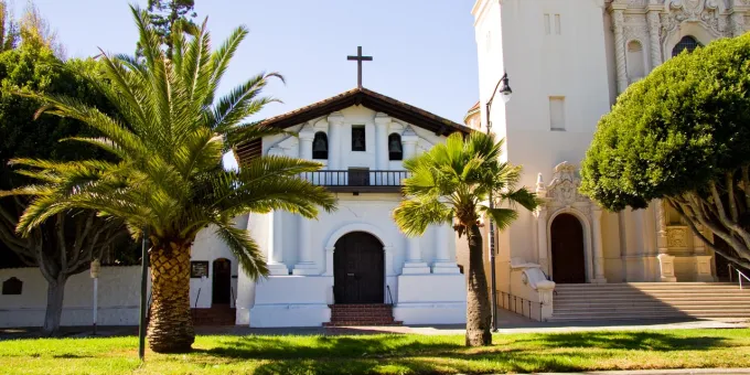 A Guide to San Francisco's Mission District, California