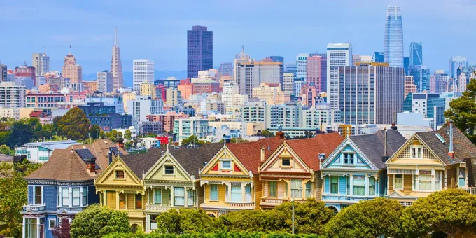 A view of the Painted Ladies and Downtown San Francisco from Alamo Square Park