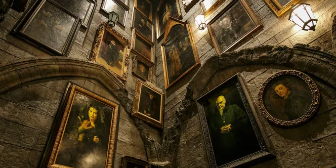 Portrait Galley, Hogwarts Castle
